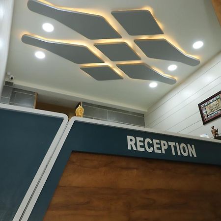 Hotel Dolphin Residency Patan  Экстерьер фото