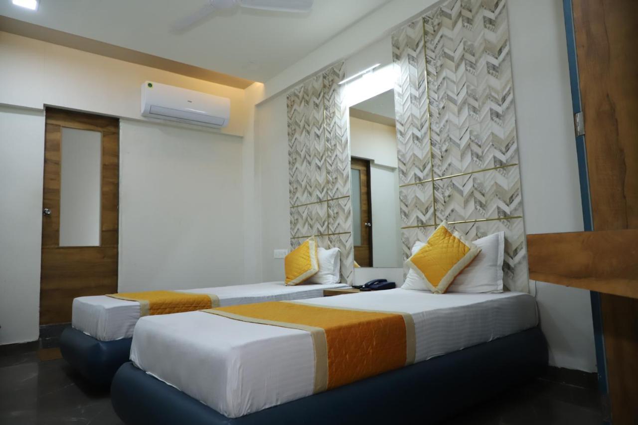 Hotel Dolphin Residency Patan  Экстерьер фото