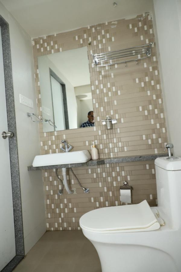 Hotel Dolphin Residency Patan  Экстерьер фото