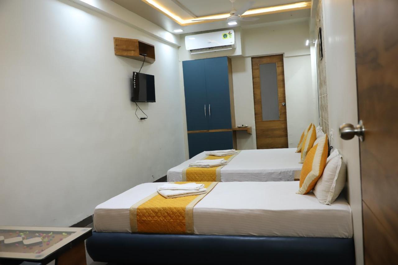 Hotel Dolphin Residency Patan  Экстерьер фото