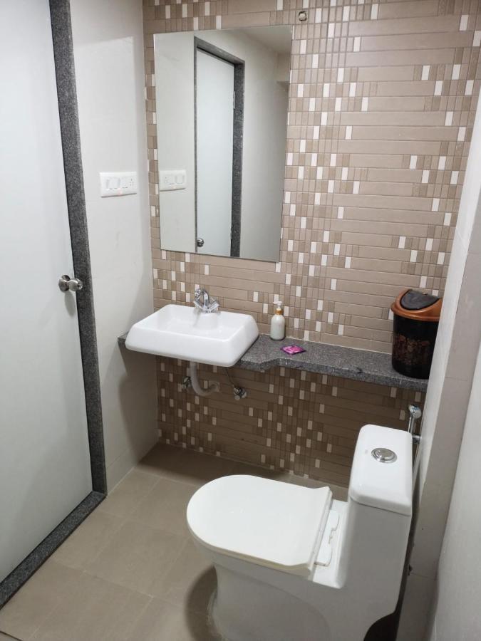 Hotel Dolphin Residency Patan  Экстерьер фото